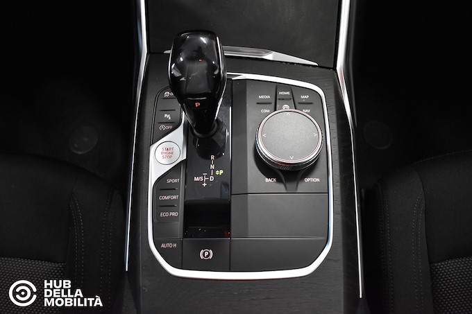 BMW 320d xDrive Business Advantage